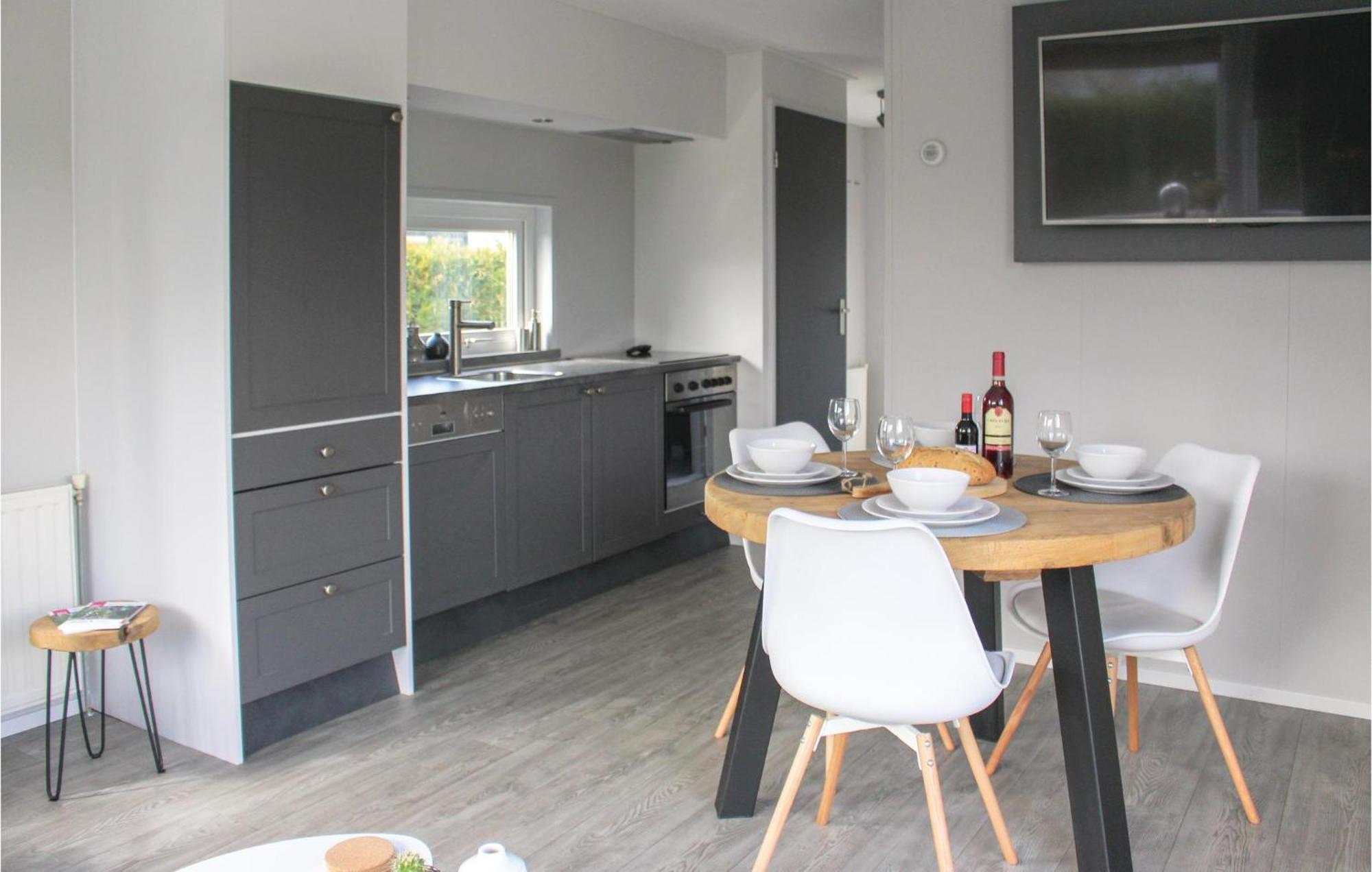 Beautiful Home In Sint-Annaland With Kitchen Esterno foto