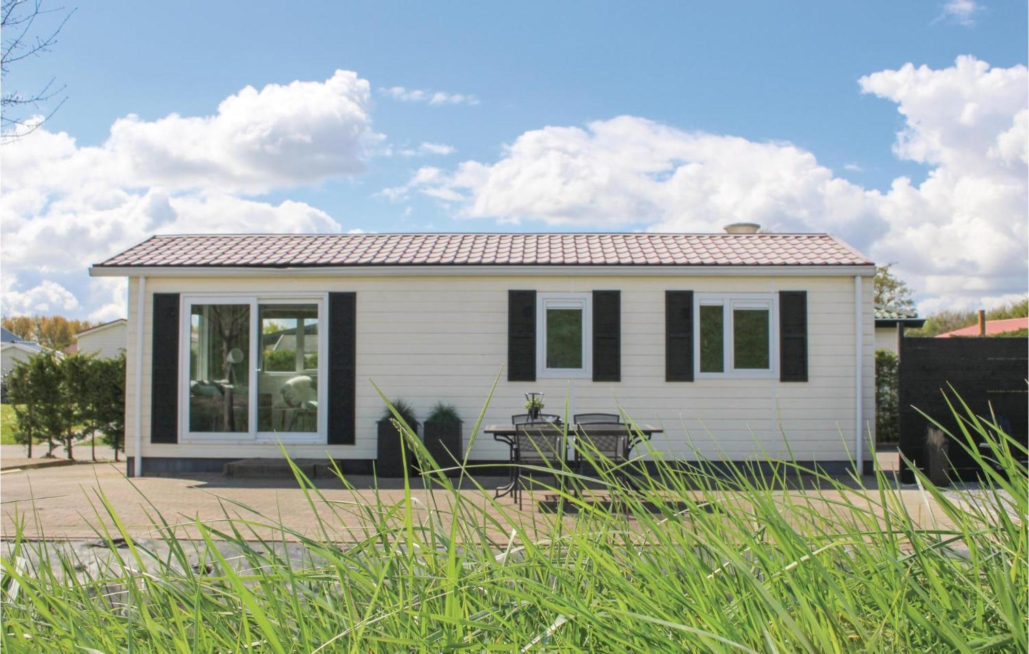 Beautiful Home In Sint-Annaland With Kitchen Esterno foto