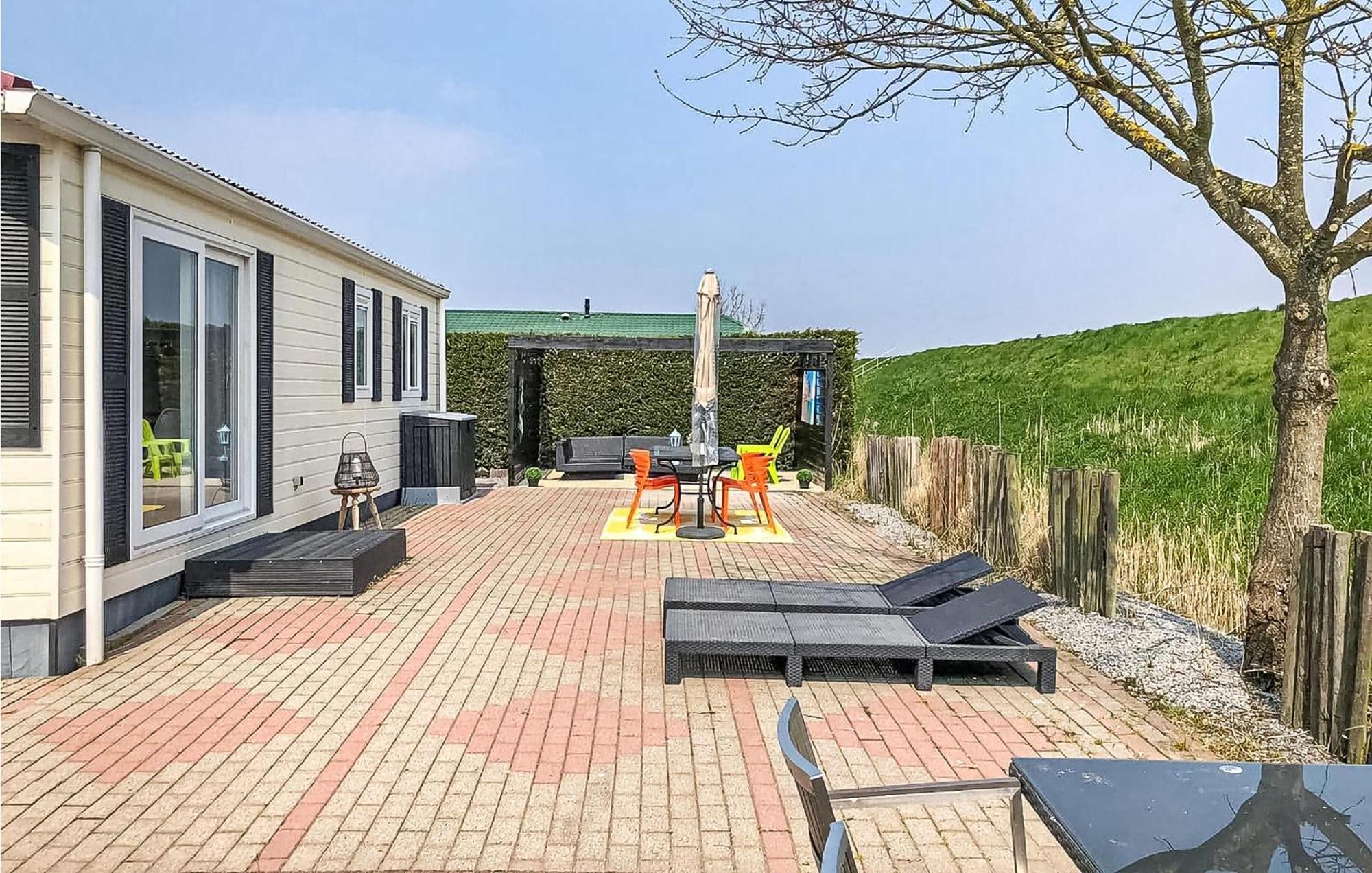 Beautiful Home In Sint-Annaland With Kitchen Esterno foto